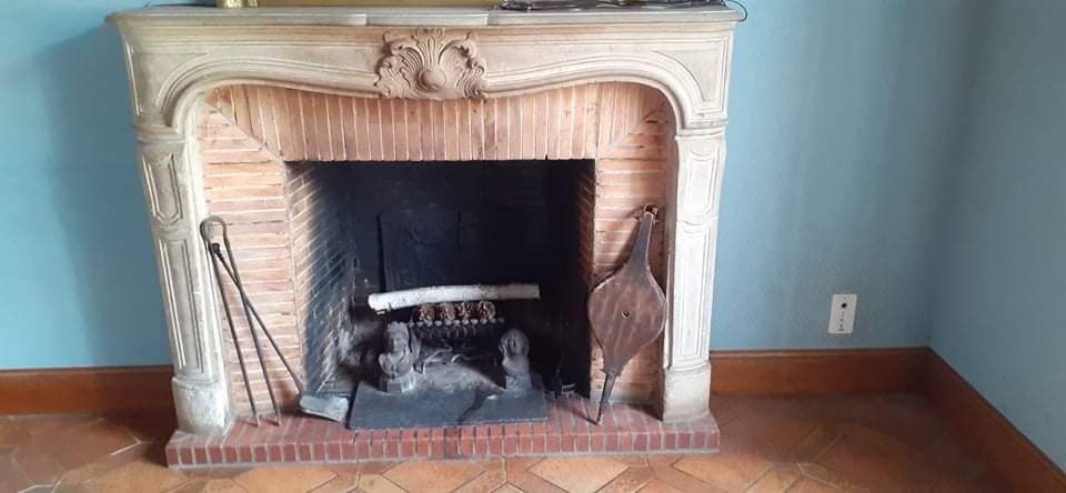 Louis XV Period Stone Fireplace 18th-photo-3